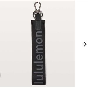 Lululemon Never Lost Keychain Black/Super Dark
